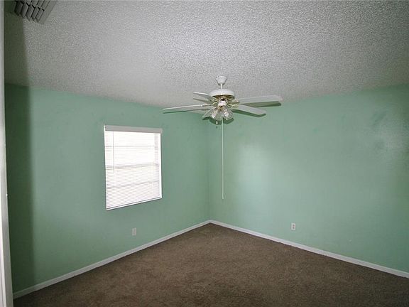 3rd image of 727 Virginia Ave #727