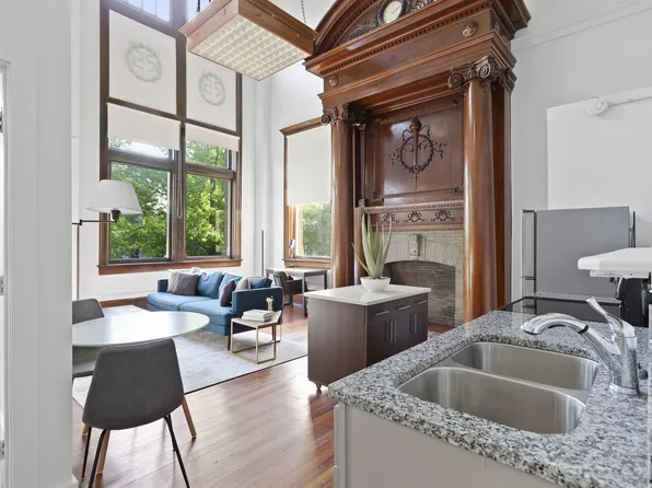 601 S 5th St #206, Leavenworth, KS 66048