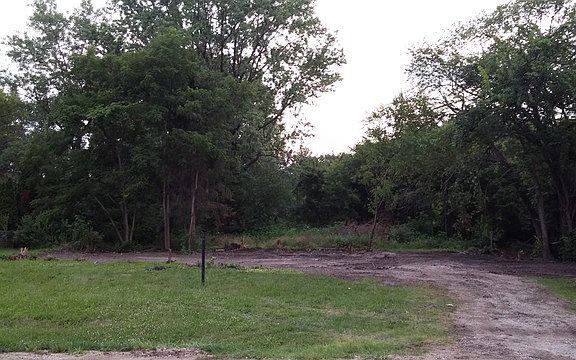 3rd image of 17800 Highland Ave