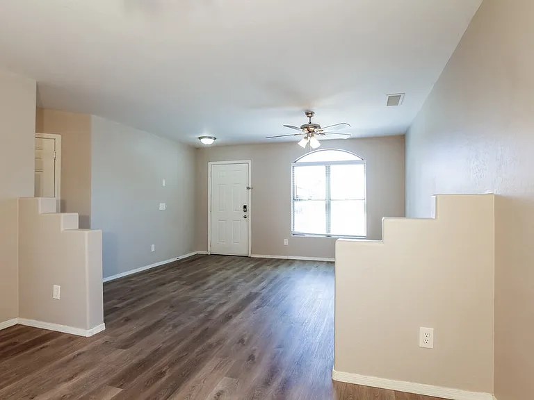 8961 S 253rd Ave — Photo 5