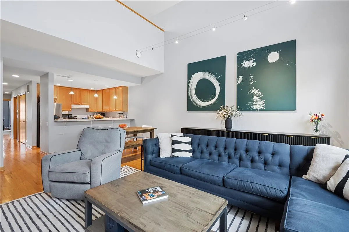 3 bed, $4,900 — Photo 3