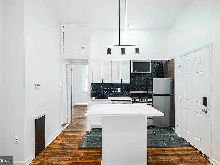 1024 Pine St #2 — Photo 2