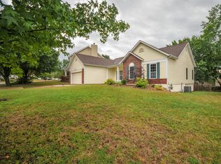 5801 Walnut Creek Blvd, Saint Charles, MO 63304