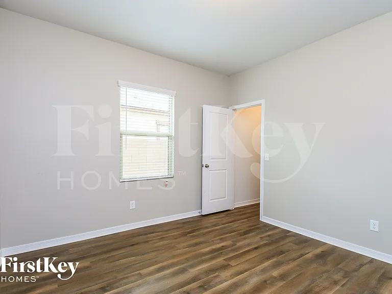 398 W Powell Dr — Photo 15