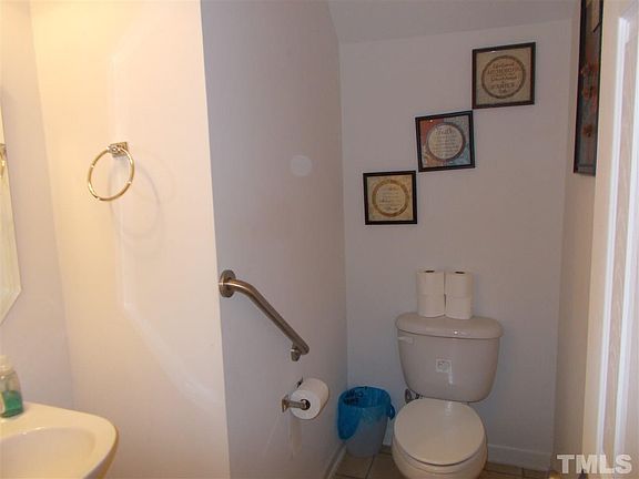 5th image of 322 Slate Dr