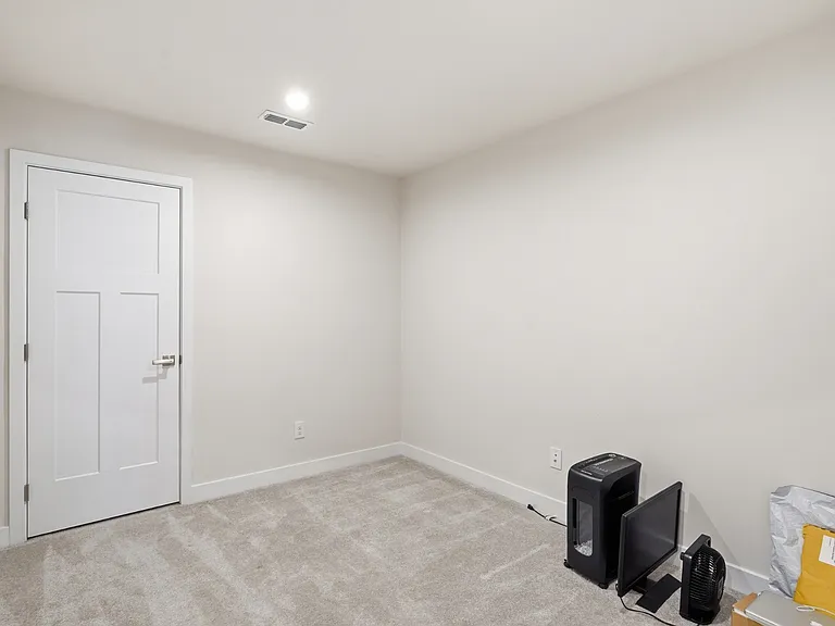 380 Camargue Ct — Photo 14