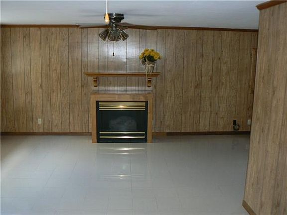 3rd image of 7448 Bridle Dr