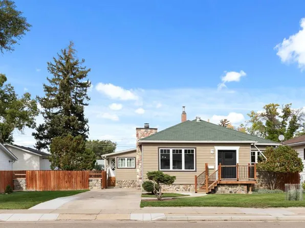 44 8th St NE, Medicine Hat, AB T1A 5R3