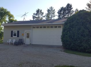 725 W 240th St, New Prague, MN 56071