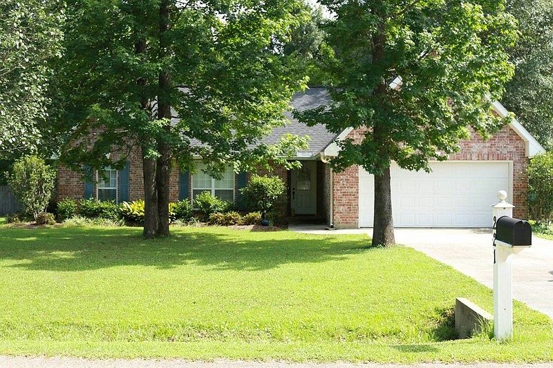 1st image of 221 Heather Dr