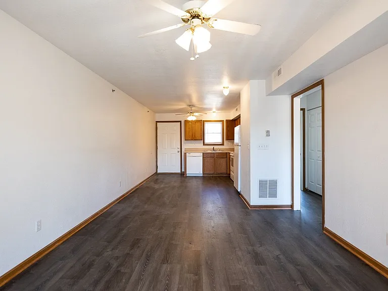Pinnacle Heights Apartments — Photo 23
