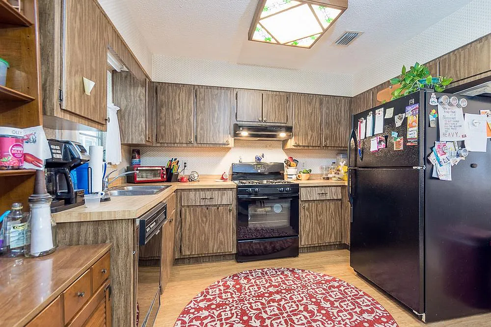 3 bed, 1172 sqft, $1,900 — Photo 4