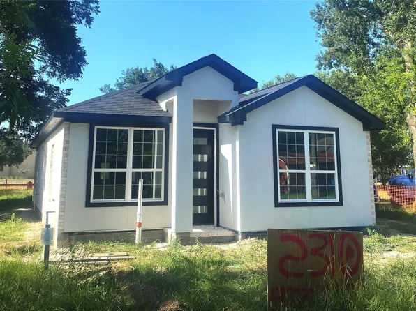 2310 Fitz Lee St, Waller, TX 77484