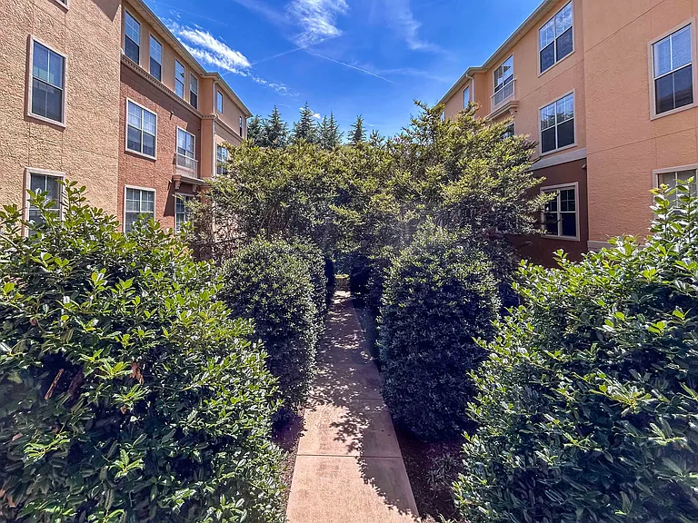 10 Perimeter Summit Blvd NE #3209 — Photo 17