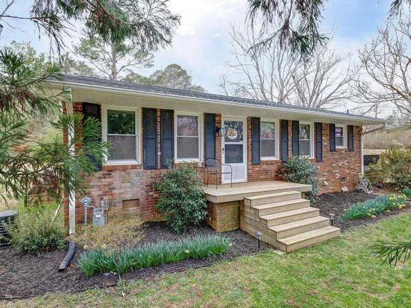 108 Meadowood Dr, Easley, SC 29640