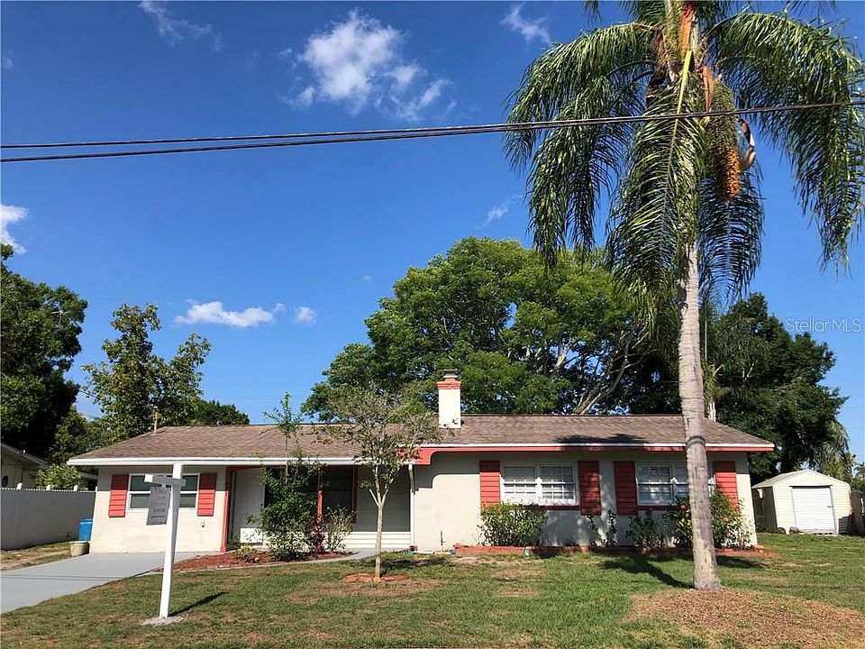 1st image of 403 Country Club Dr