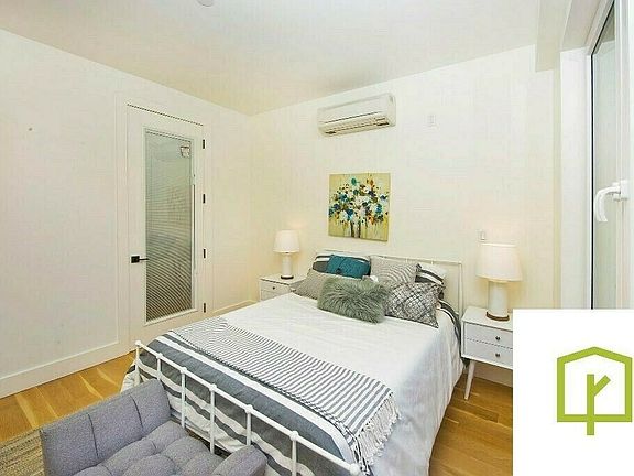 4th image of 961 Willoughby Ave #402