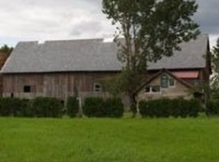 184 Savage Pt Rd, North Hero, VT 05474