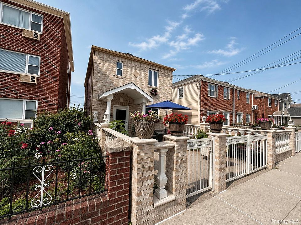 1st image of 1626 Bayview Avenue
