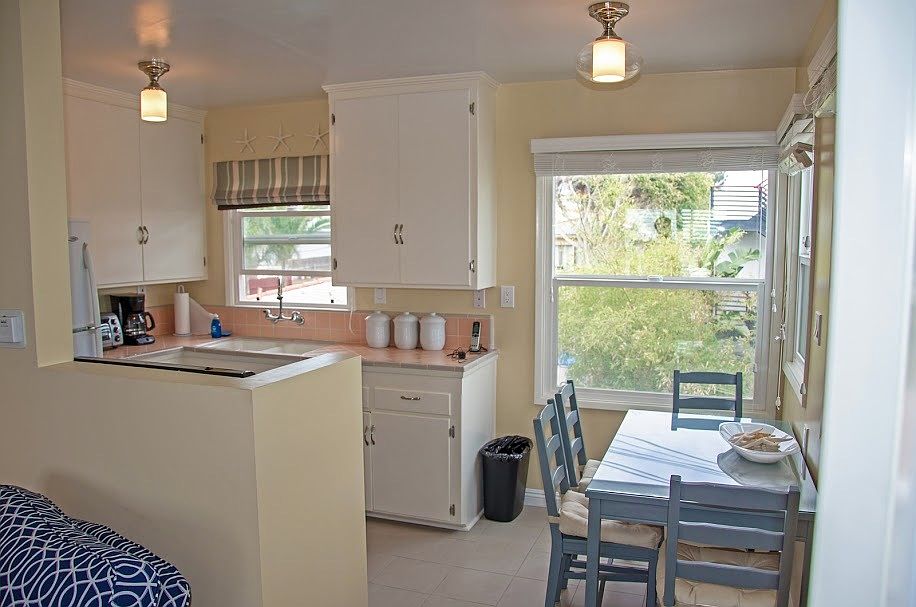 Kitchen/Dining Area