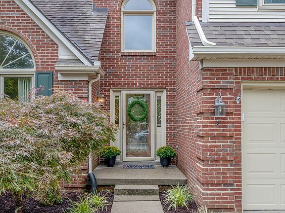5th image of 3736 Broadmoor Dr