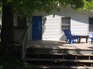 52 Oak Dr, Hartfield, VA 23071