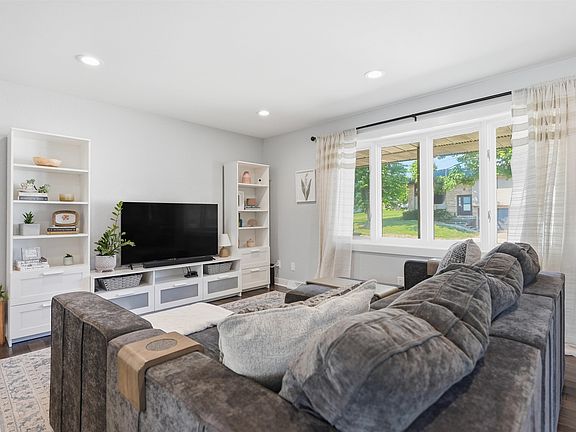 4th image of 5153 Sun Valley Dr