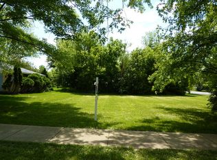 951 Valley View Dr, Downers Grove, IL 60516