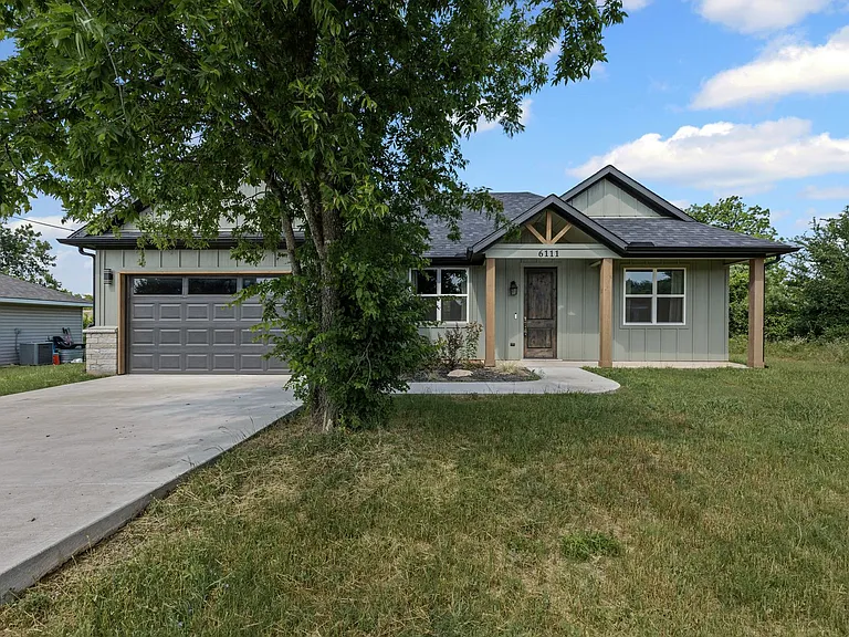 6111 Collins Ct — Photo 38