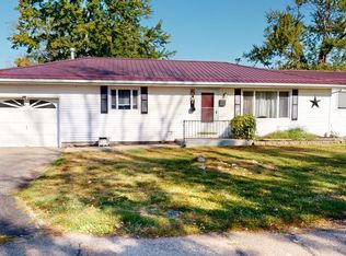 207 E Burroughs St, Blanchester, OH 45107