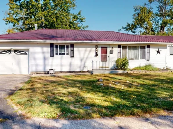 207 E Burroughs St, Blanchester, OH 45107