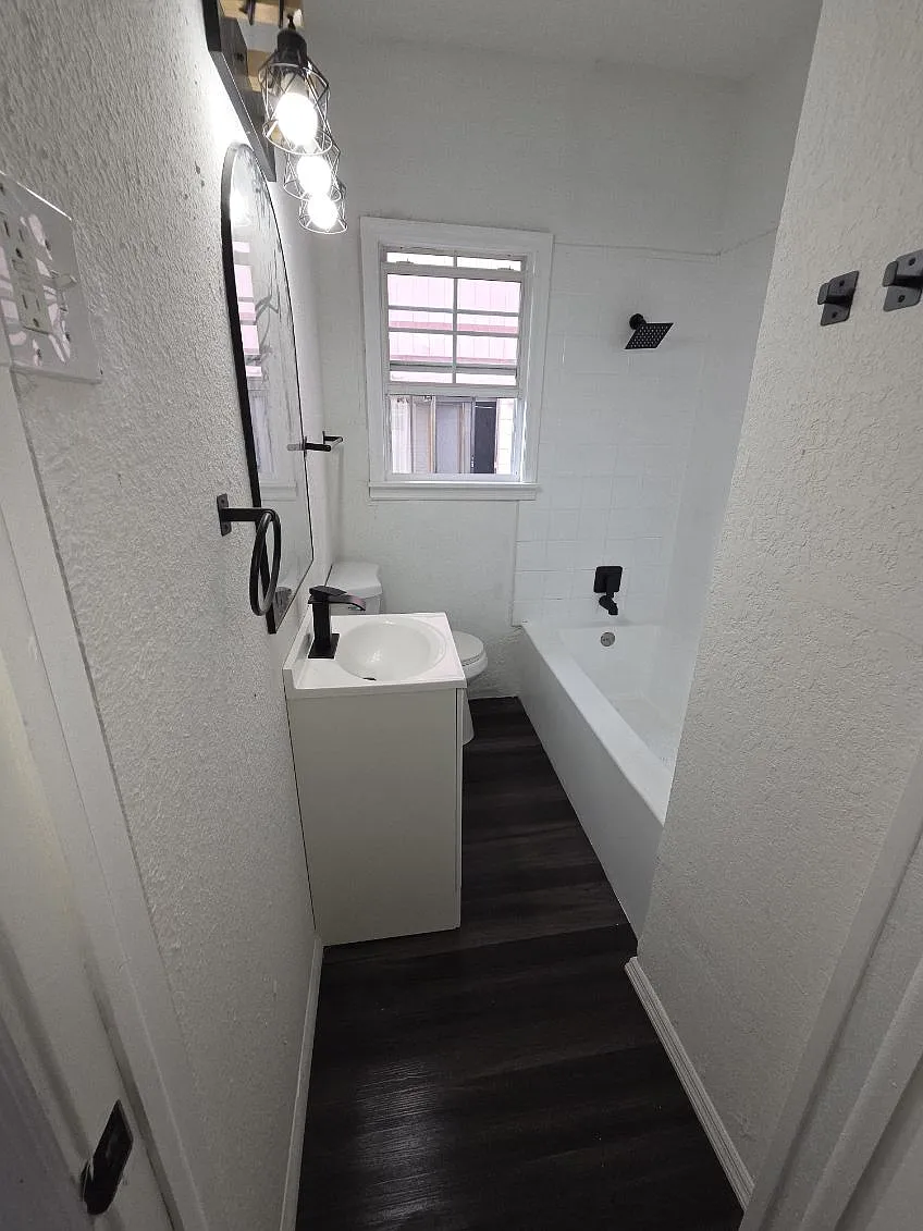3 bed, 2998 sqft, $1,637 — Photo 4