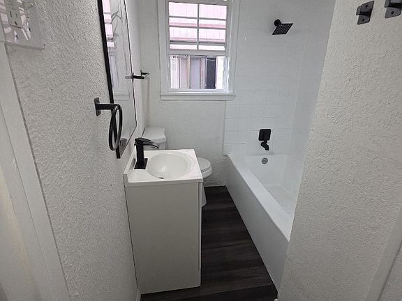4th image of 3923 Springfield Blvd APT 3