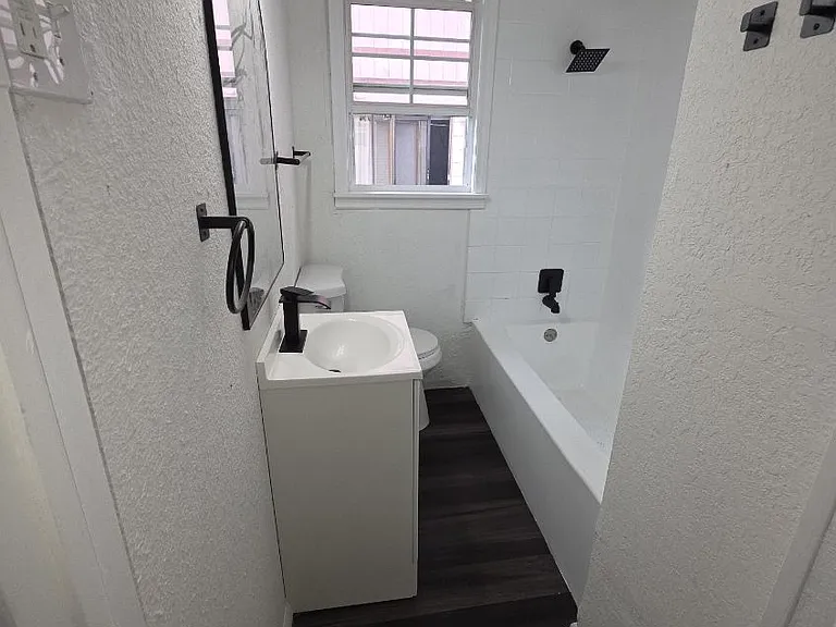 3923 Springfield Blvd #3 — Photo 4