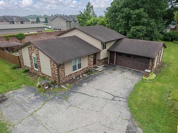 3rd image of 101 E Southglen Dr