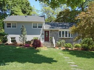 32 Fremont Ave, Park Ridge, NJ 07656