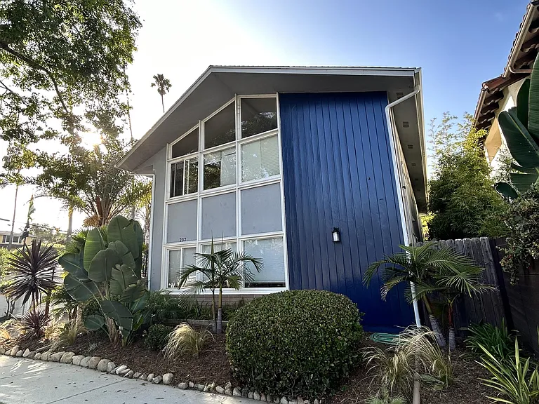 232 W Yanonali St — Photo 1