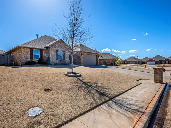 7109 Cherokee Xing E, Warr Acres, OK 73132