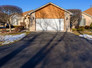 6544 Ravinia Dr, Tinley Park, IL 60477