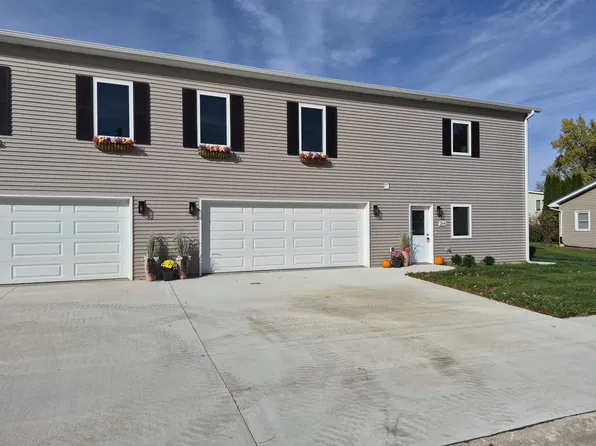 204 3rd St NW, Waukon, IA 52172