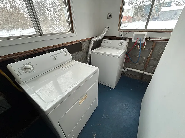 98 Elmhurst St #B — Photo 6