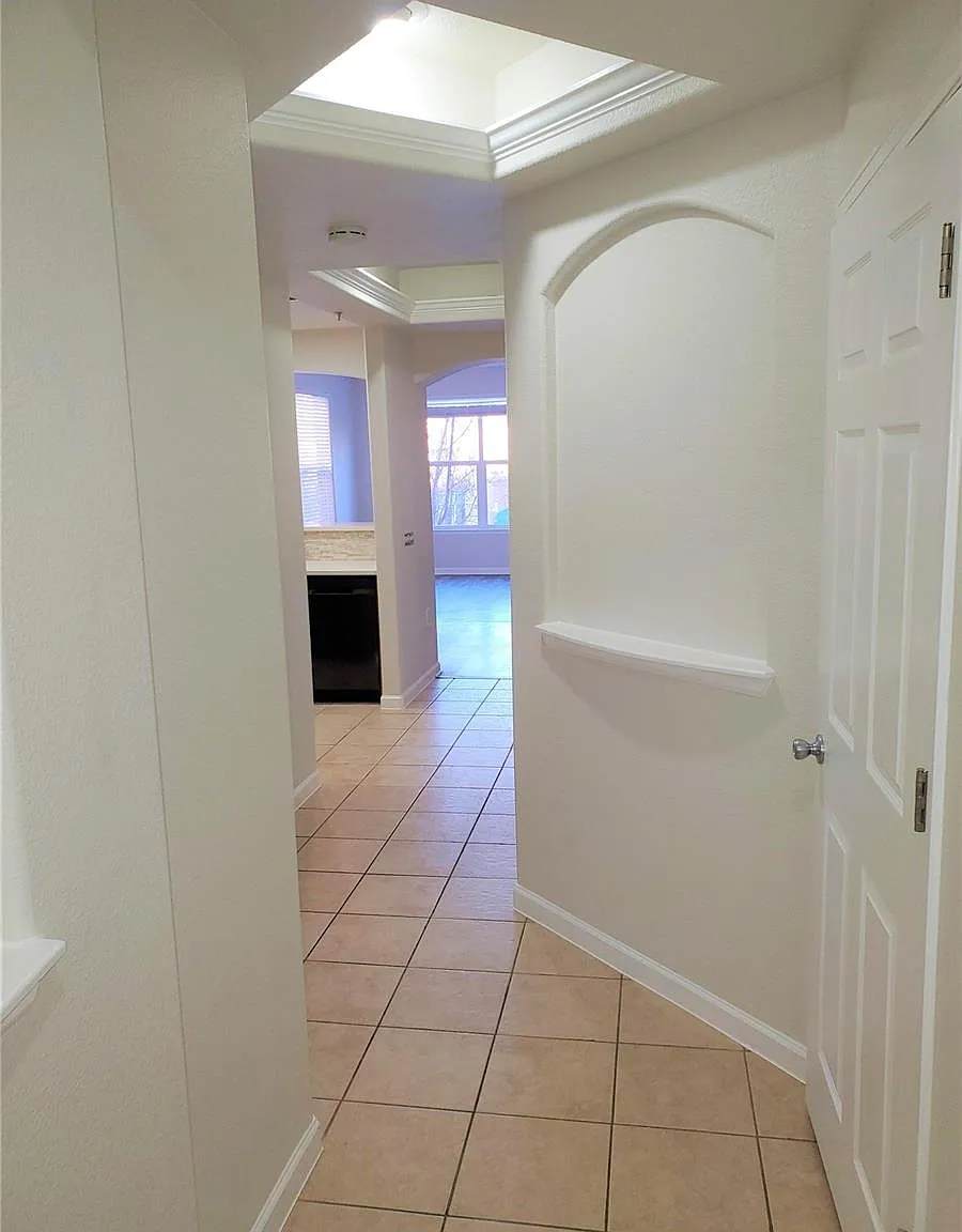 2 bed, 2.0 bath, 1038 sqft, $2,195 — Photo 3