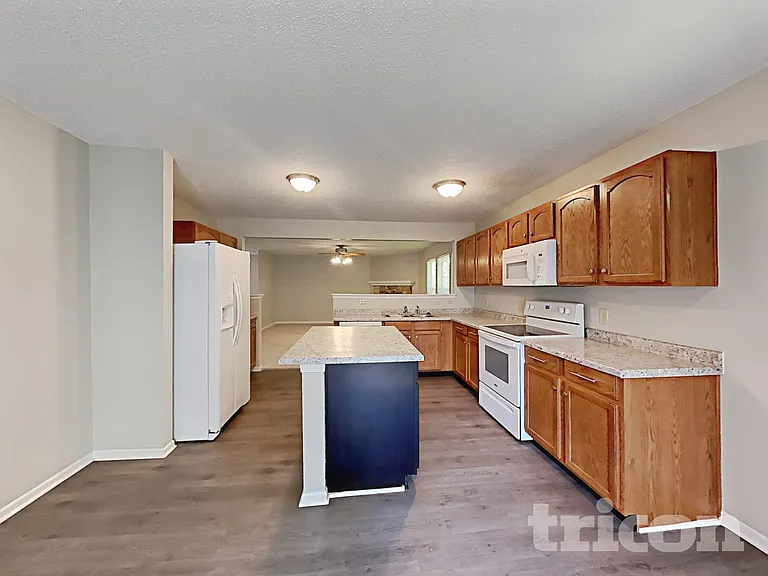 7921 Crackling Ln — Photo 5