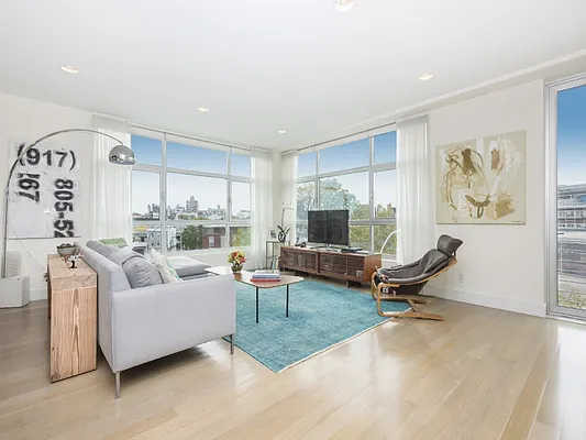 Sold by Sotheby's International Realty | media 1