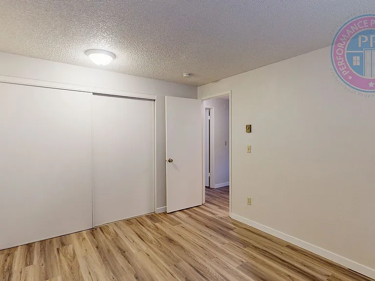 tuf8640 — Photo 13