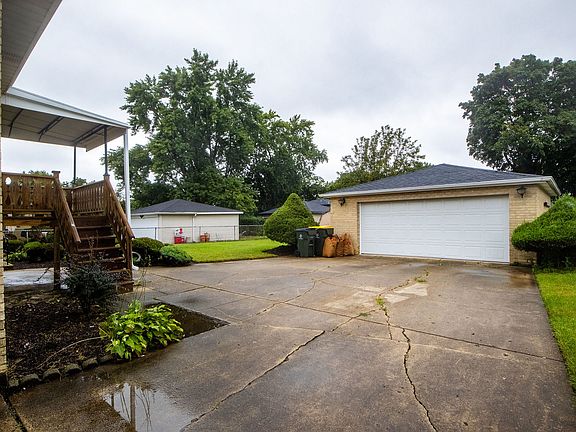 4th image of 565 Arlene Dr