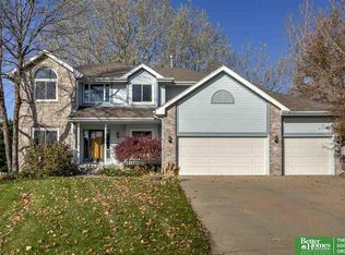 1104 Shady Tree Ln, Papillion, NE 68046