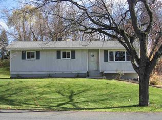 8 Windmill Rd, Poughkeepsie, NY 12601