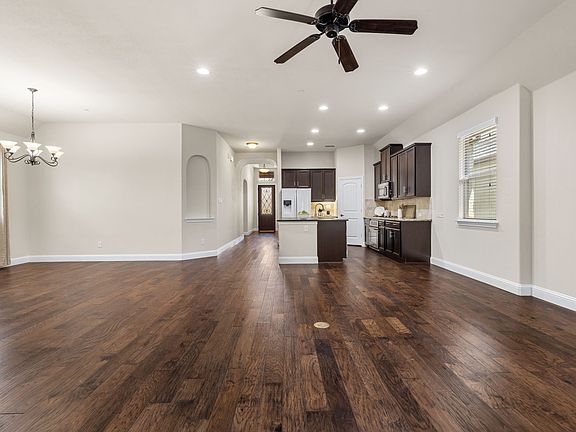 4th image of 8641 Gracewood Dr