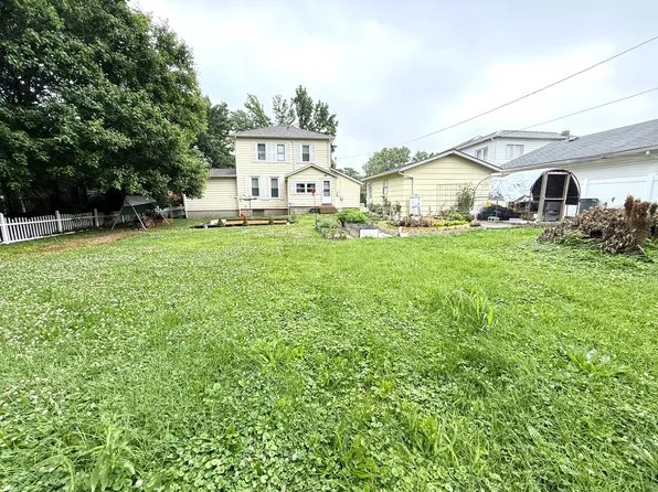 107 Wilcox Ave, Zeigler, IL 62999
